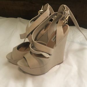 Cute summer or fall wedges!